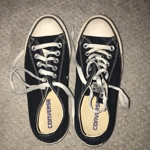 🌟Black and White Converse🌟
